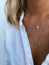 Load image into Gallery viewer, Pearl Drop Necklace