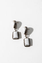 Load image into Gallery viewer, Lady Buffalo Earrings