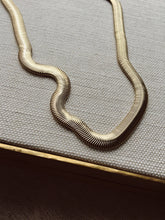 Load image into Gallery viewer, The Loren Necklace
