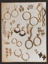 Load image into Gallery viewer, Trazo Earrings
